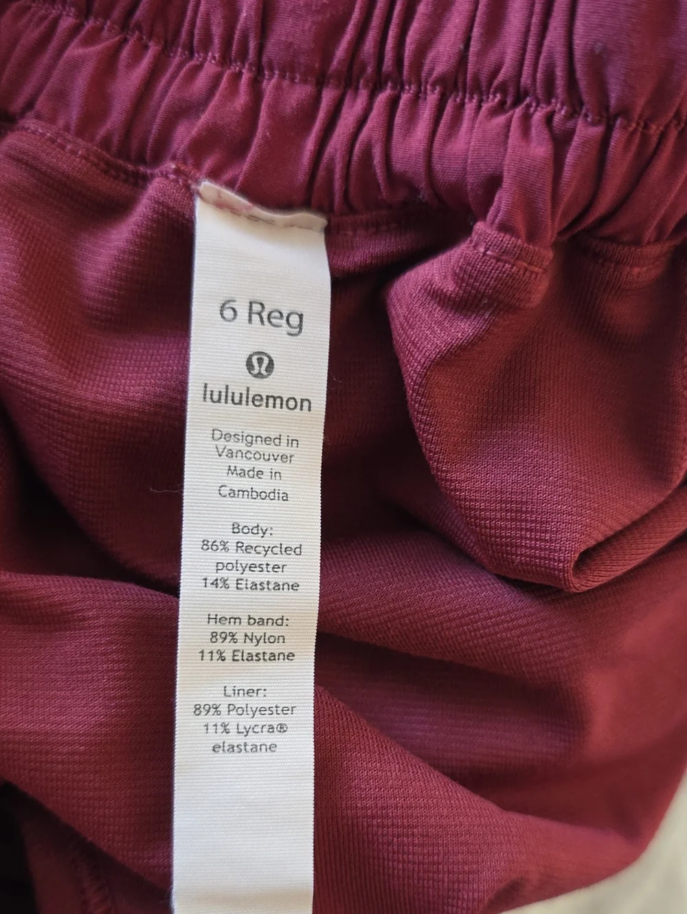 Lululemon Hotty Short, Size 6